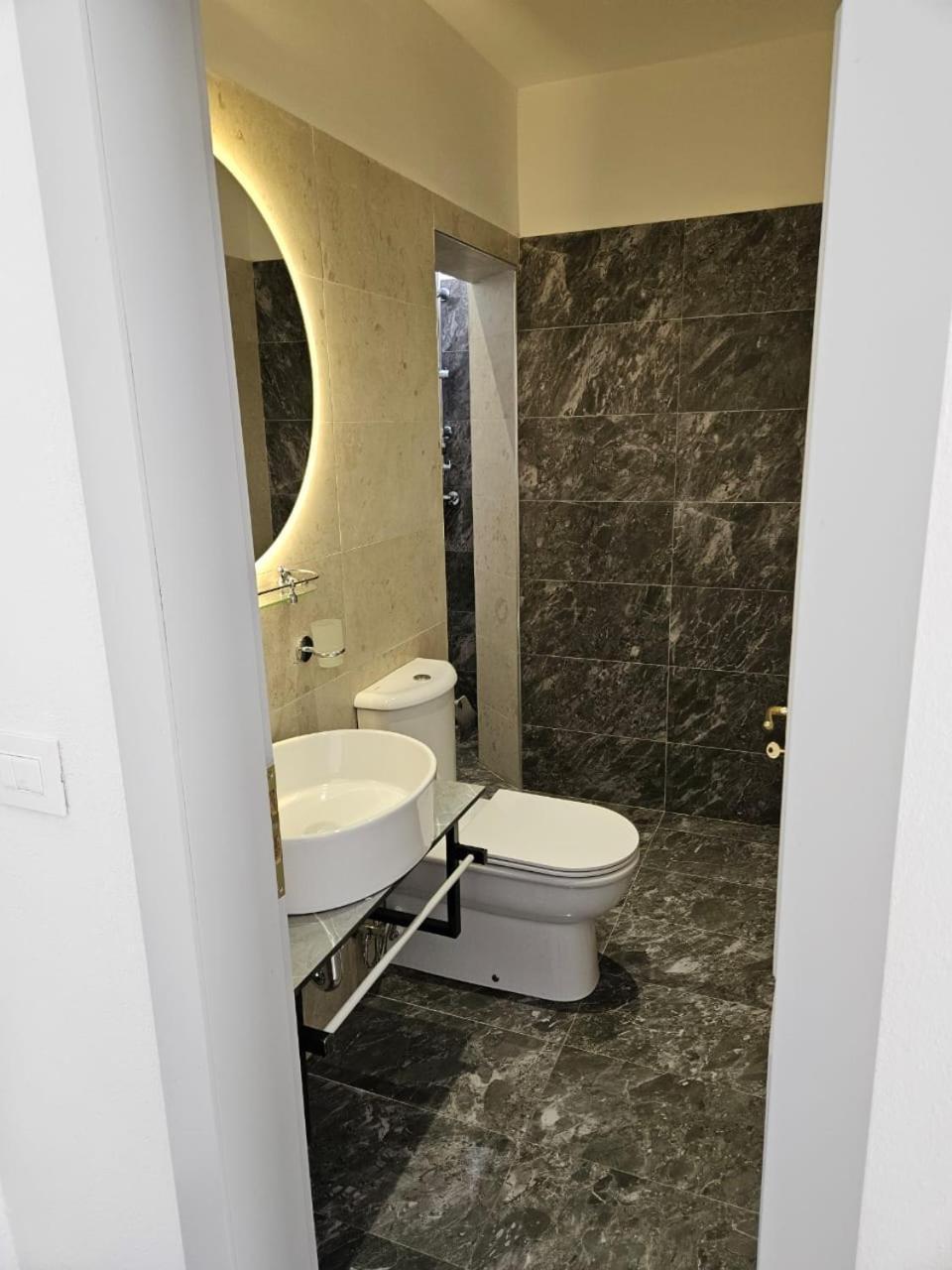 Hotel Villa2 *