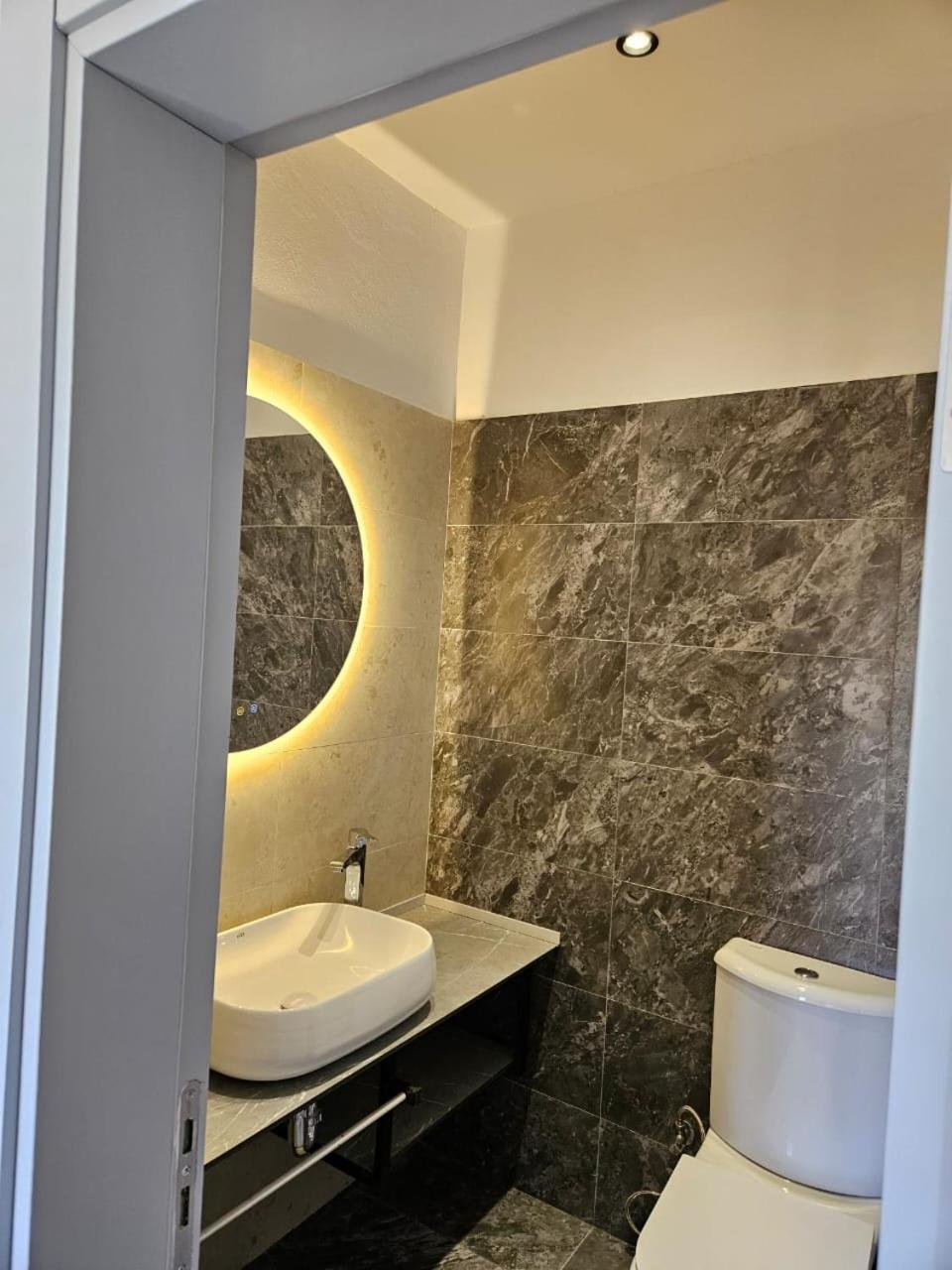 Villa2 Golem (Tirana)
